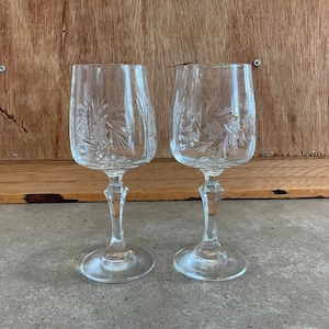 2 Vintage Pinwheel Crystal Wine Glasses Liszt by KRISTAL ZAJECAR Made in Poland