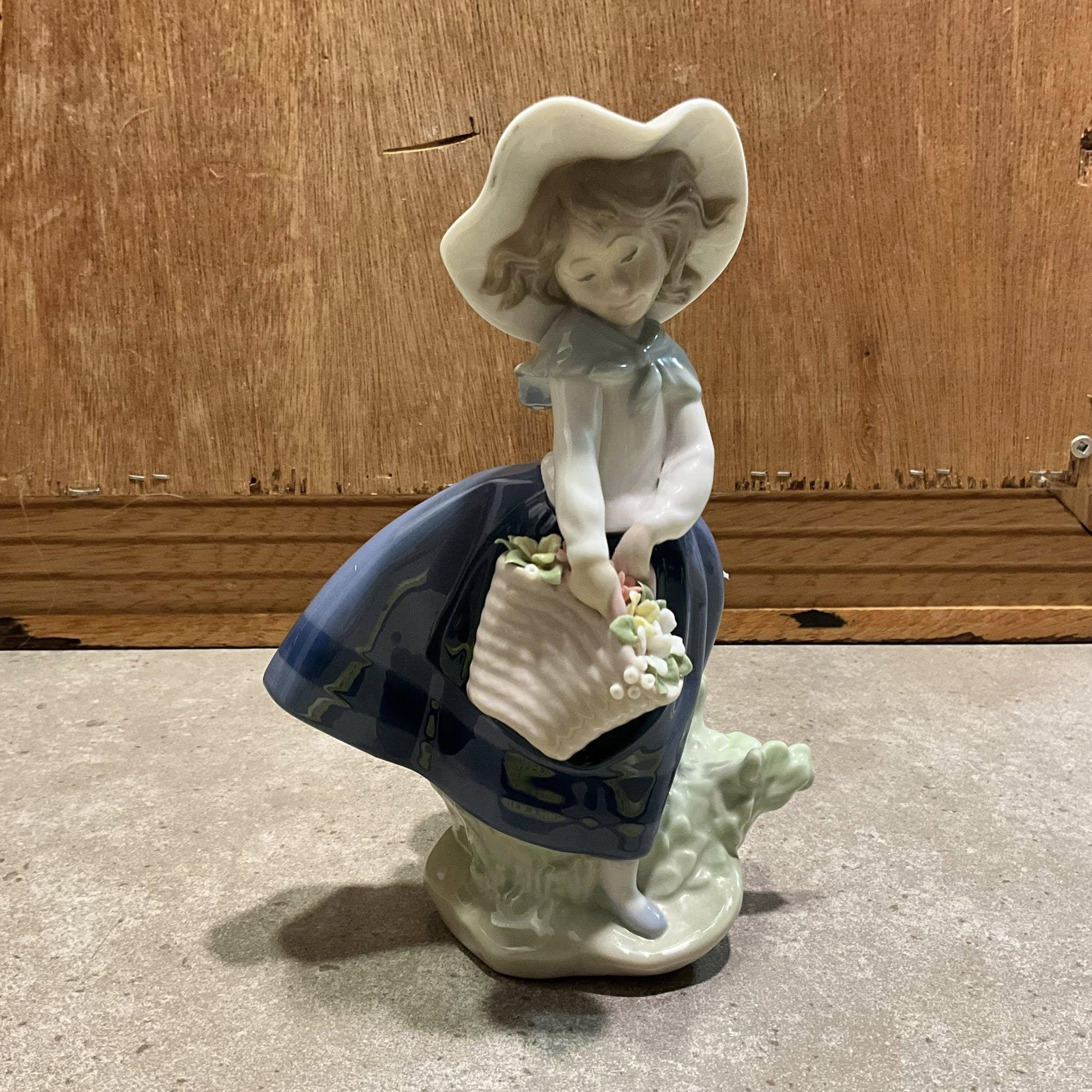 LLADRO Porcelain Figurine, Pretty Pickings Girl, Blue Skirt