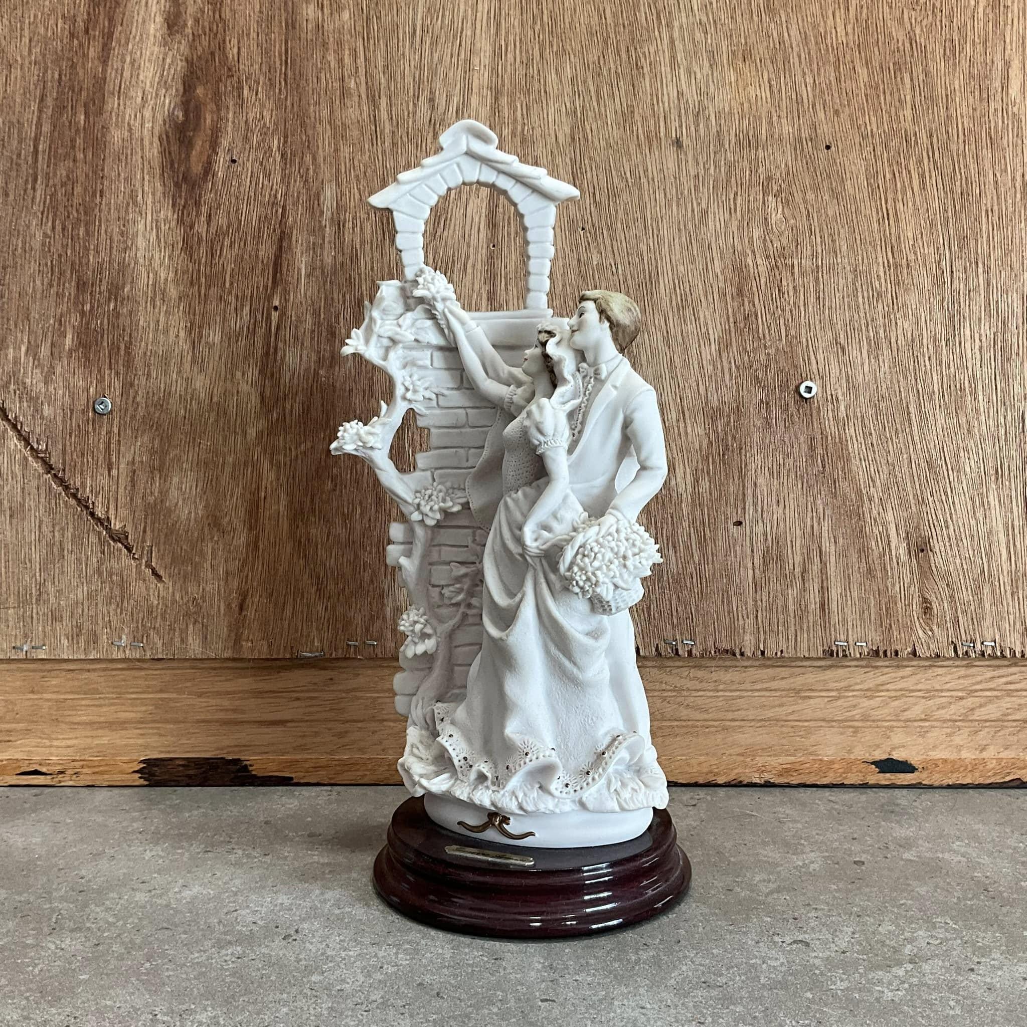 Giuseppe Armani Art Sculpture Married Couple With Bouquet Figurine