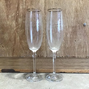 Flûtes à champagne vintage en cristal de Bohême : motif floral gravé, bordure dorée (Ensemble de 2)