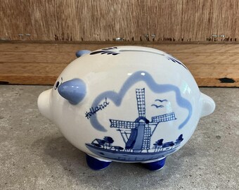 オランダ　貯金箱　置物 ヴィンテージのオランダ製磁器製貯金箱：手描きの風車模様 - Etsy 日本