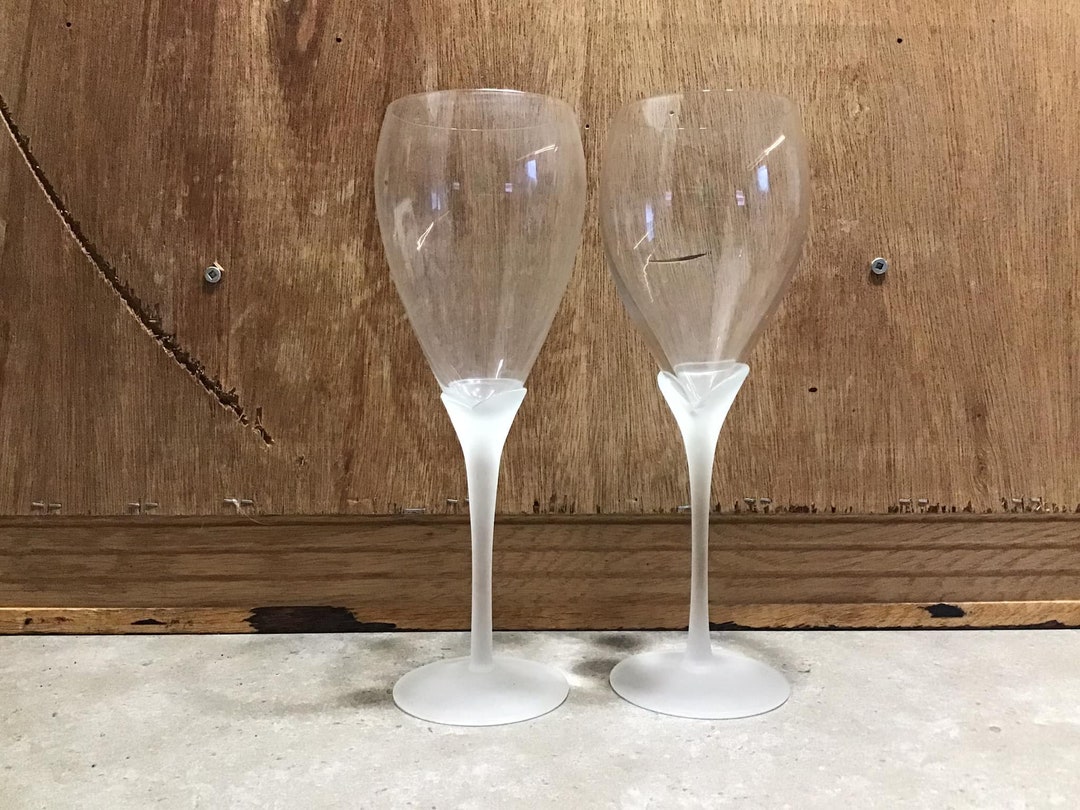 2 COLONY AMARYLLIS Satin Frosted Flower Petal Stem Wine Glasses Etsy