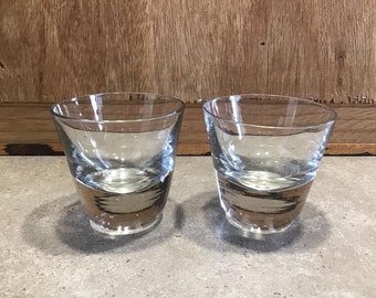 2 vasos de whisky pesados antiguos y antiguos