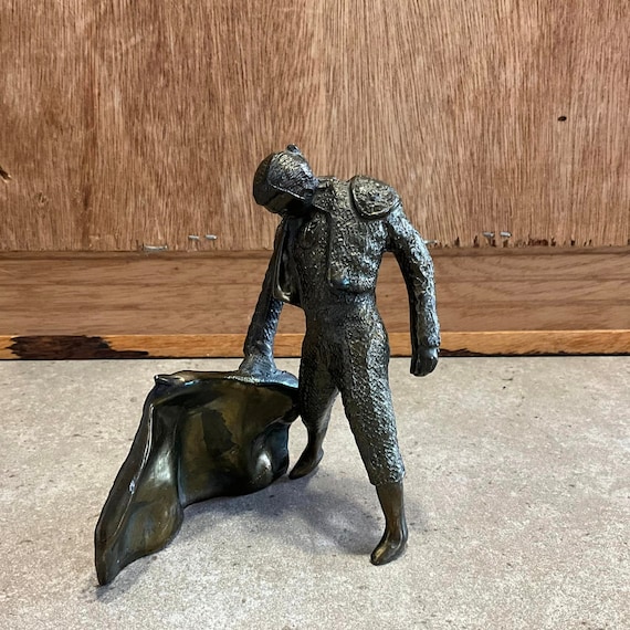 ヴィンテージブロンズ製闘牛士像：ユニークな闘牛士の装飾品 - Etsy 日本