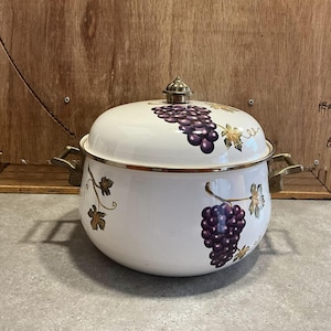 Villa Grande, Enamel Pot, Covered Pot, Grapes , Kitchenware, Cookware