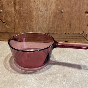 Padella vintage Corning Ware Cranberry Visions, prodotta negli Stati Uniti - Pentola in vetro trasparente viola e rosa - Ricambio Pyroceram stile retrò anni '90