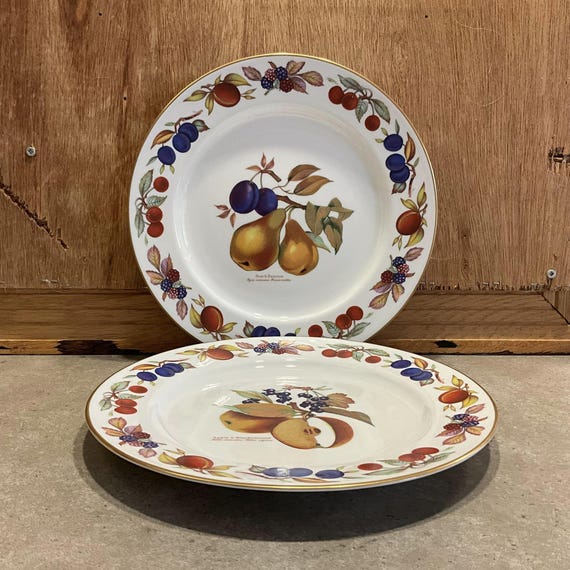 Vintage Royal Worcester Evesham Porcelain Dinner Plates: Fruit