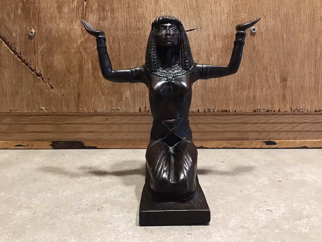 象形文字の碑文が刻まれたエジプト女王クレオパトラの像 - Etsy 日本