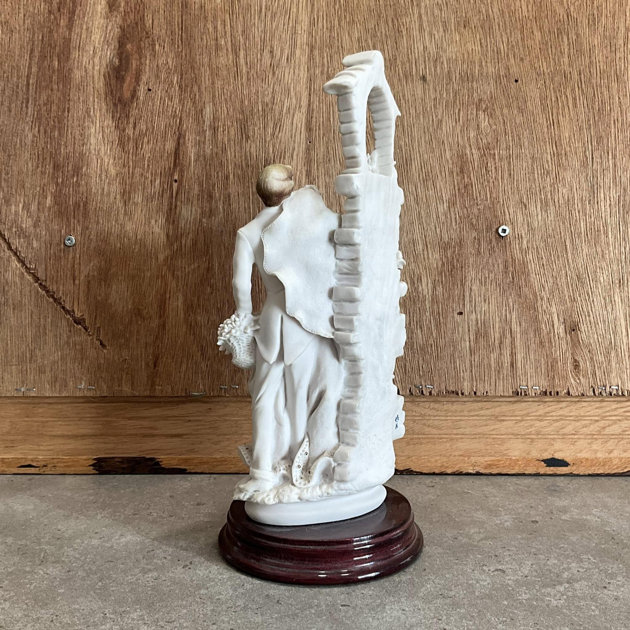 Giuseppe Armani Art Sculpture Married Couple With Bouquet Figurine