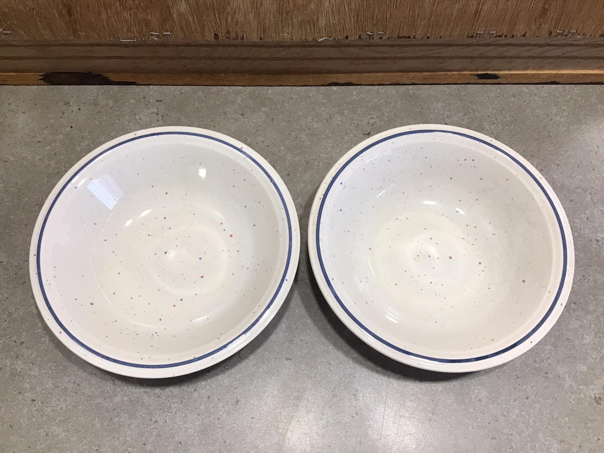 ヴィンテージ ジョン・タムズ バンケット スープボウル - 斑点模様の