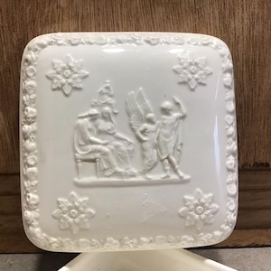 Wedgwood of Etruria Barlaston Embossed Queensware Trinket Box Made in England