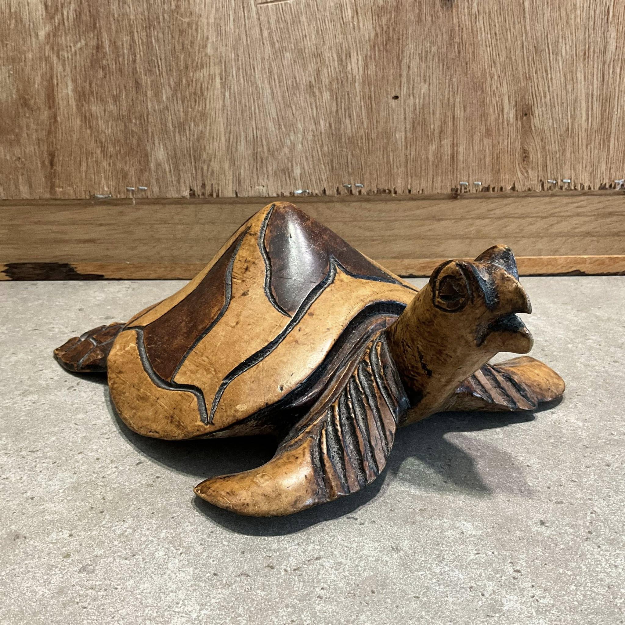 木の彫り物　亀 ホヌの木彫りの置物 海亀 21cm ホヌの置物 海亀の置物 海亀の木彫り