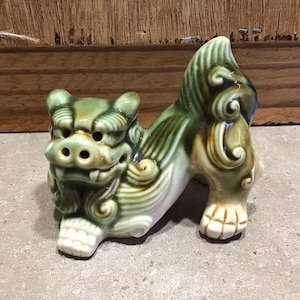 Vintage Foo Dog Statue Chinese Guardian Lion, Ceramic Feng Shui Foo Dog