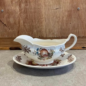 Vintage WINDSOR FRUIT Gravy Boat & Underplate by Johnson Bros Made in England