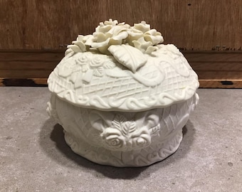 ヴィンテージ Capodimonte 蓋付きボックス、Bassana Italy 蓋付き