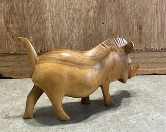 木彫りのイボイノシシのケニアの置物、木製の像、動物、木彫り - Etsy 日本 木彫りのイボイノシシのケニアの置物、木製の像、動物、木彫り - Etsy 日本