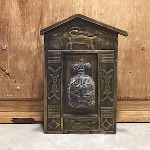 Key Box/Wooden key cabinet, Wooden Key Holder-key house/Key keeper/ Wall hanging key hanger, Key storage box