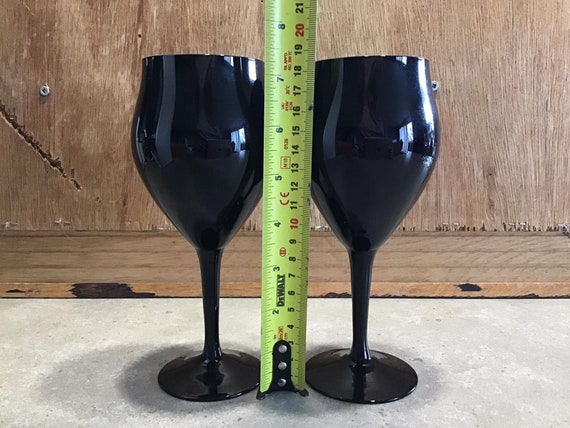 2 Vintage schwarze Amethyst Weingläser von Libbey, USA, Retro Barware