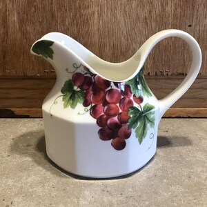 Vintage Raisin Royal Doulton Creamer Fine China Made in England Lave-vaisselle Four micro-ondes Va au congélateur