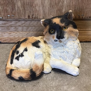 Vintage 1985 Whiskers Cat Figurine by Martha Carey Made in USA
