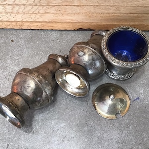 3 Vintage England Silver Plated Ianthe Bowl with lid pepper shakers. Vintage Mid-century Cruet Set,Ianthe Silver Plated Cruet Set