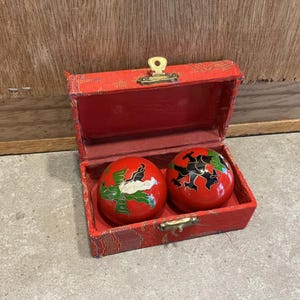 Red Chinese Baoding Stress Balls, Chiming Harmony Ball&#39;s, Baoding Balls, Chinese Health Balls with Box