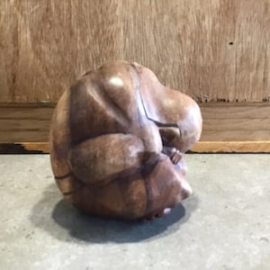 ヴィンテージタイの泣き祈る仏陀、瞑想するヨギ、ヨガアジアの木彫り、祭壇画、悟りを開いた瞑想の平和