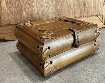 Vintage Bamboo Rattan Box – Mid-Century Boho Jewelry Storage Chest