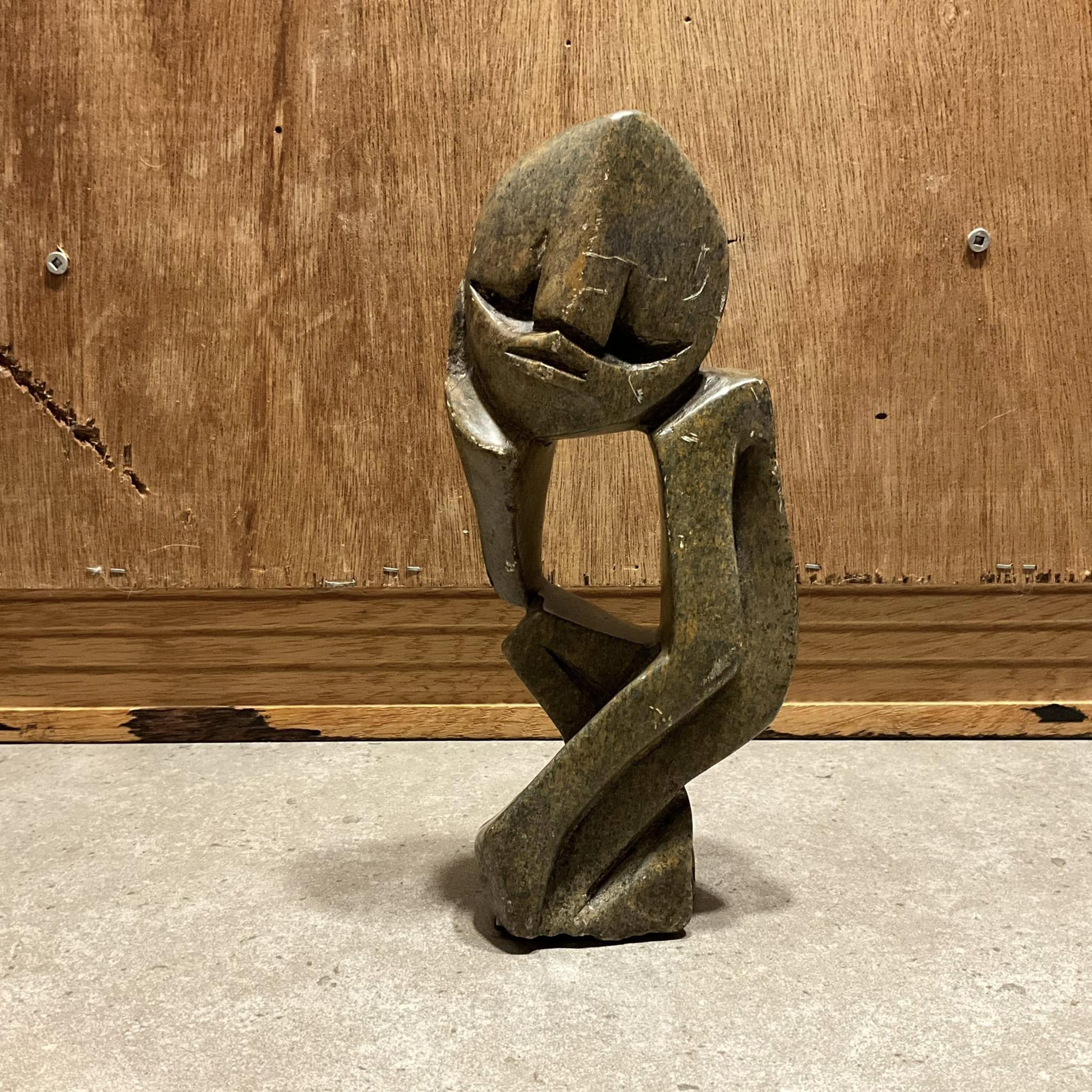 抽象的な眠る人の彫刻、彫刻された石の考える人の像 - Etsy 日本