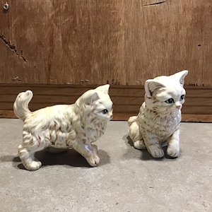 2 Vintage Cats Figurines Ceramic Hand Painted Animal Statue Statuette Collectible, Gift for Cat Lover or Shelf Decor
