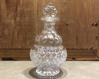 Vintage Crystal Decanter with Stopper, Cristal Diamond Point Crystal Decanter , Vintage Bar Cart Decor