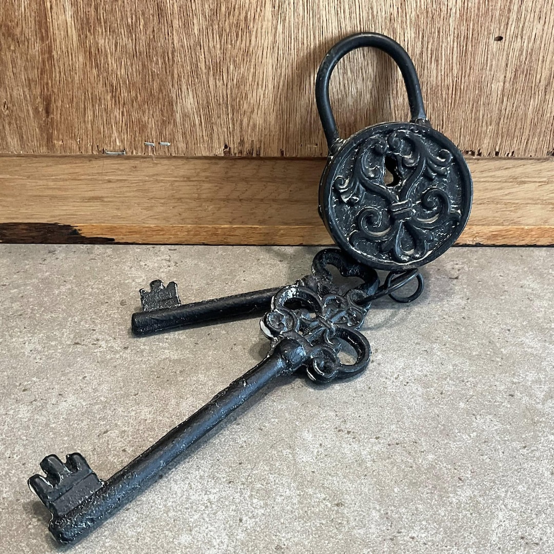 Oversized Cast Iron Skeleton Key Replica: Primitive Home Decor Prop - Etsy