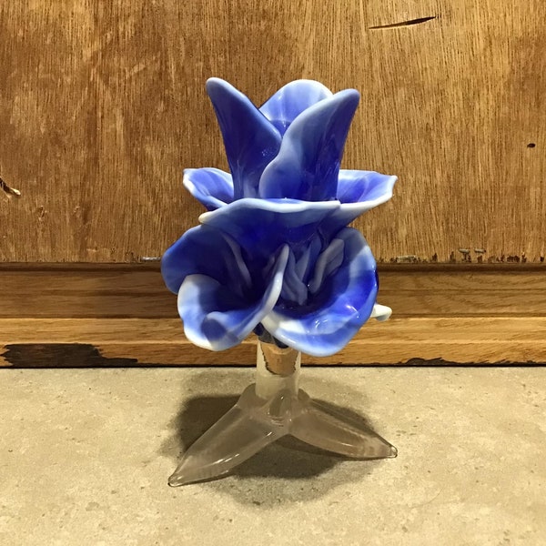 Bougeoir vintage en forme de fleur en verre de style Murano, bleu et blanc