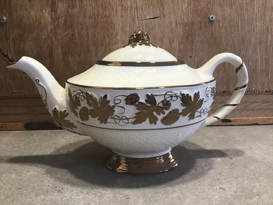 Vintage WADE Teapot Hand Painted Made in England Grapevine Etsy