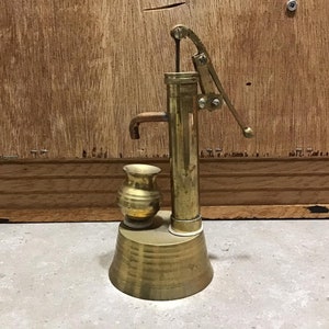Vintage Messing Mini Handpumpe, Metall Miniatur Figur