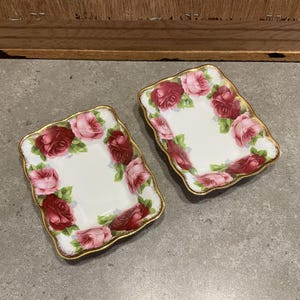 2 Vintage Royal Albert Old English Rose Bone China Dishes (5 Inch)