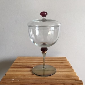 Deckelkompott Klarglas Lila und Gold ~ Rundes Bonbonniere ~ Elegante bedeckte Sockel Glasschüssel