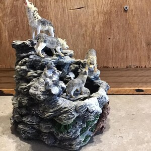 Grey Wolves Sculpture Standing On Cliff Rock Base, Figurine Musical Statue
