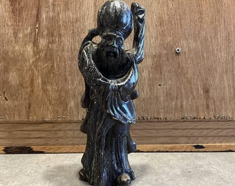 19 世紀の石鹸石彫刻、中国の長寿の神である寿老が杖と桃の像を持って