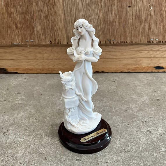 Vintage 1994 Florence Giuseppe Armani Figurine Lady With Doves