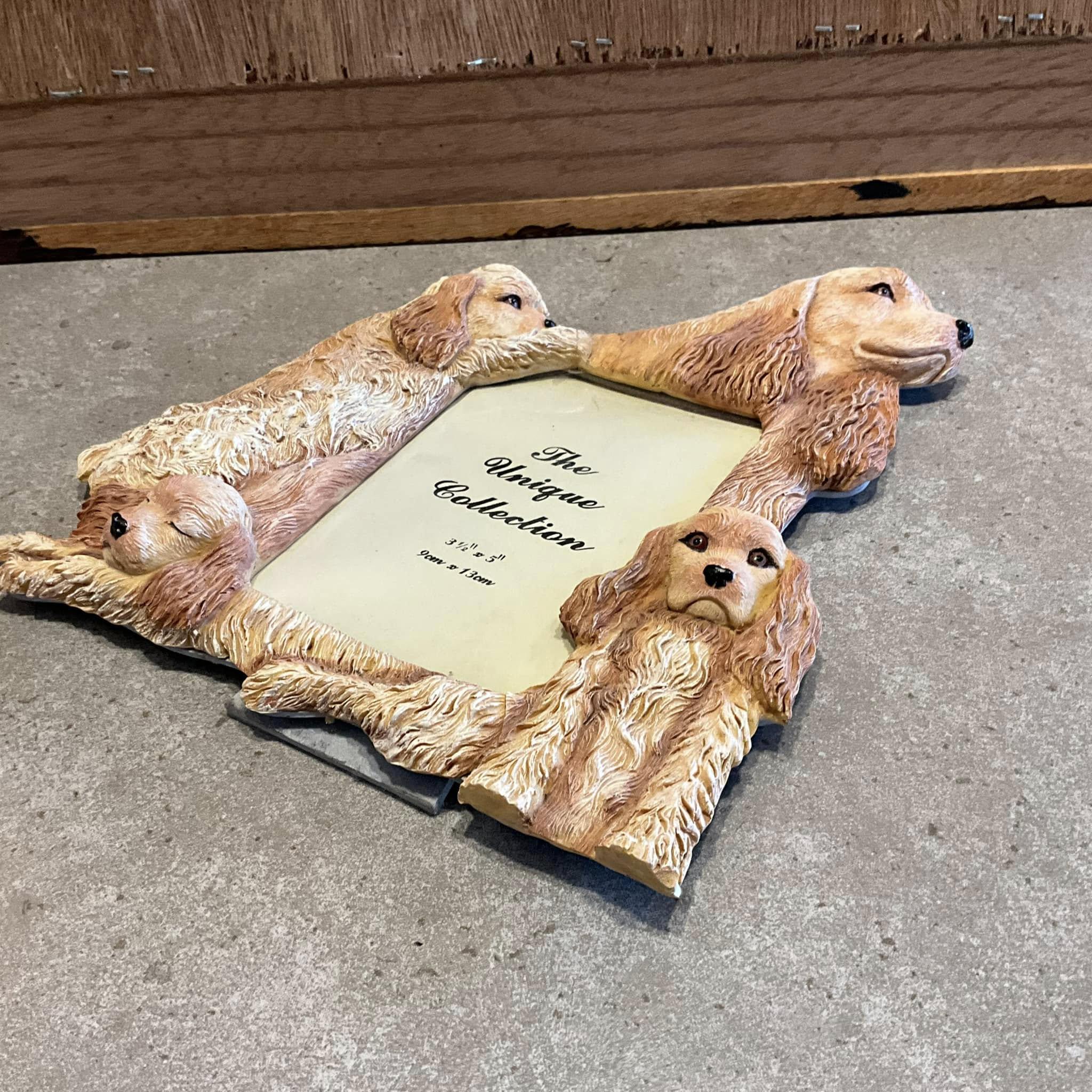 ヴィンテージ3D樹脂製犬型フォトフレーム：フォトイーゼルバック