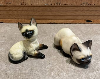 ヴィンテージシャム猫の置物 - 母猫と子猫の陶器彫刻 - ミッド