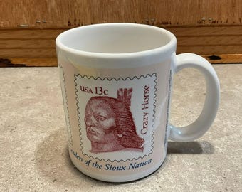 Vintage Sioux Leaders Stamp Mug – Sitting Bull Crazy Horse Red Cloud Coffee Cup – Made in USA Historical Ceramic Gift – Harmony Designs