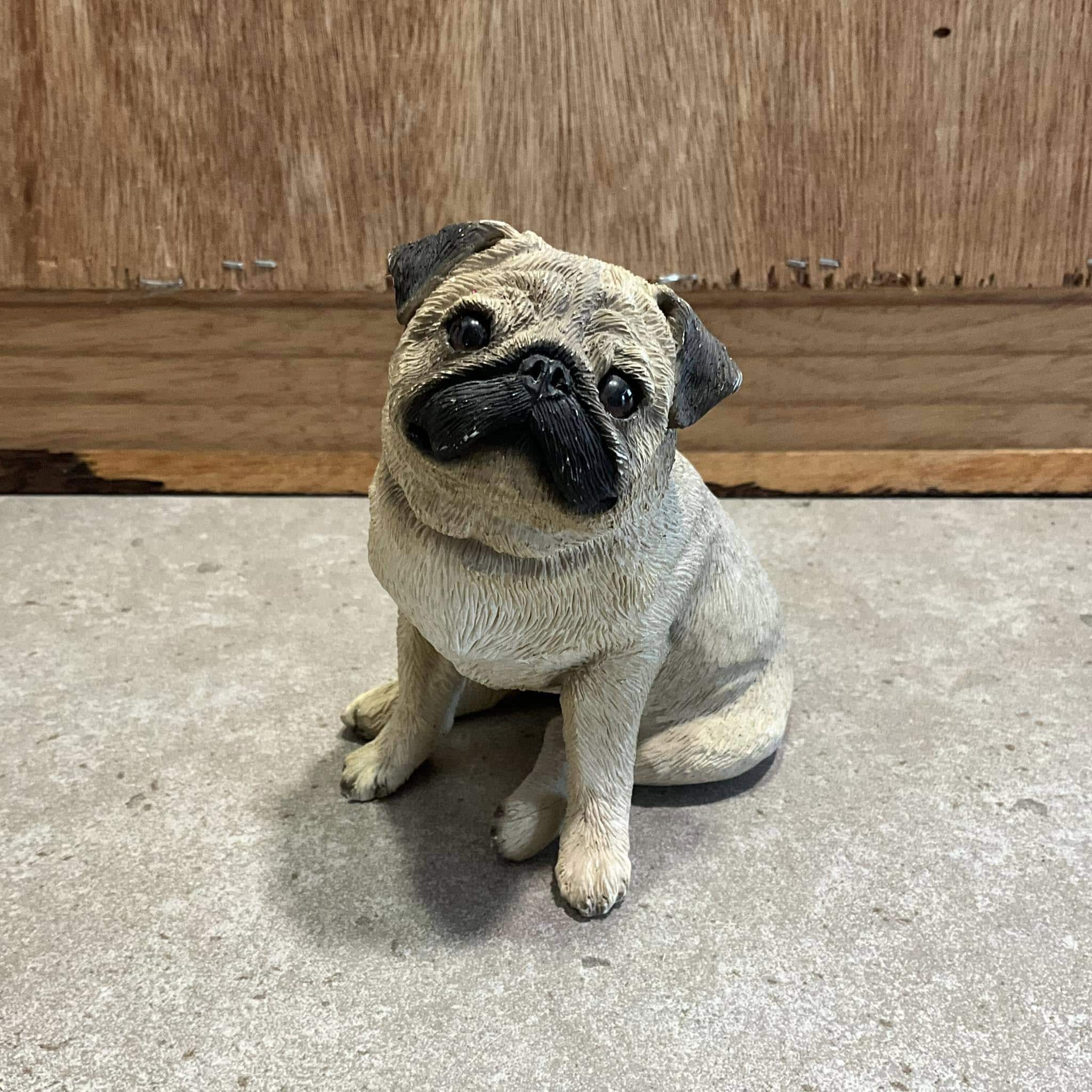 sandicast パグ　陶器　置物 首輪付き 大きい　犬置物　ビンテージ Vintage Sitting Pug Dog Figurine Sandicast - Etsy