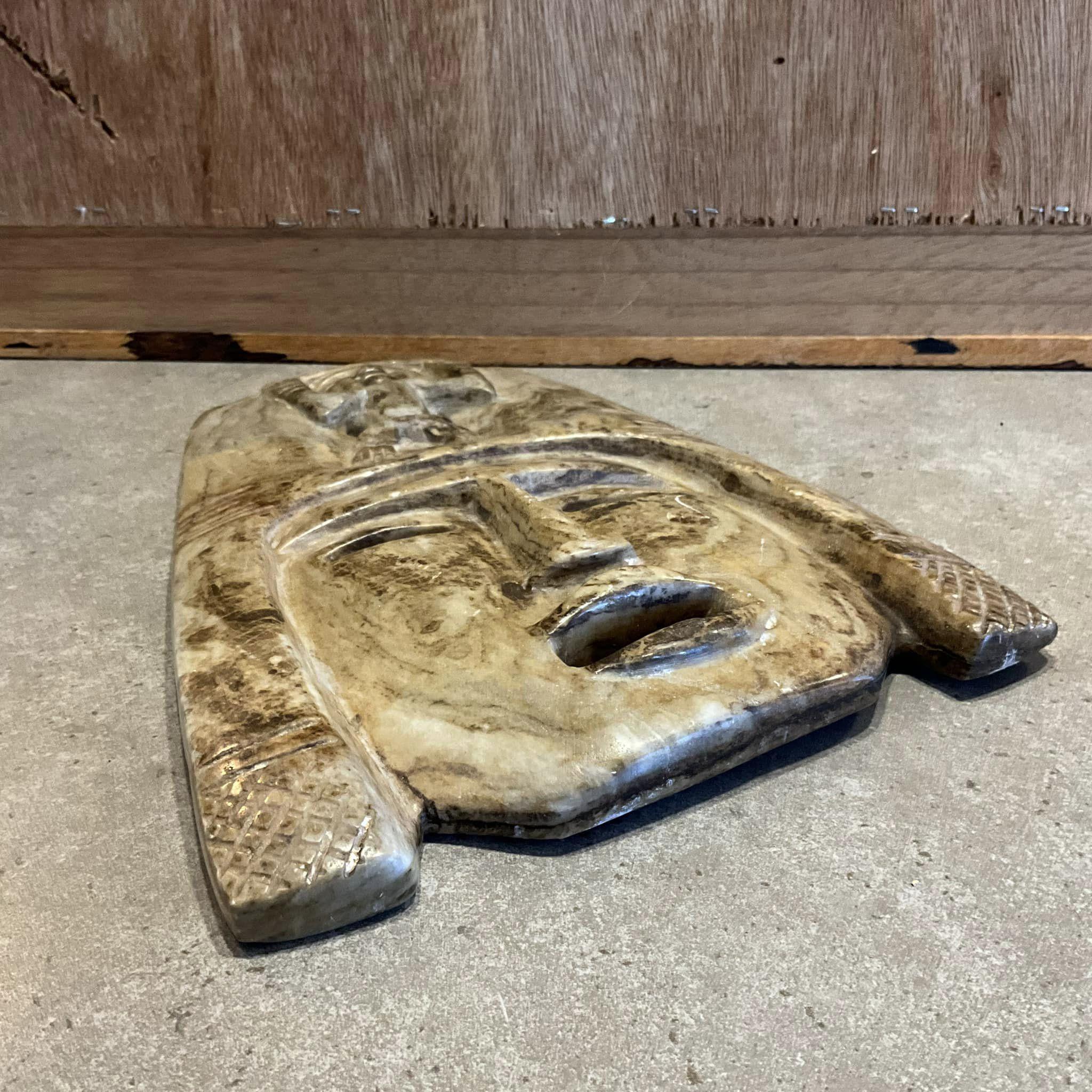 ヴィンテージの石製アステカ仮面：メキシコ・マヤ装飾品（11.5×8.2cm