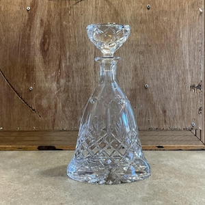 Grote klokvormige ROYAL DOULTON kristallen karaf met stop