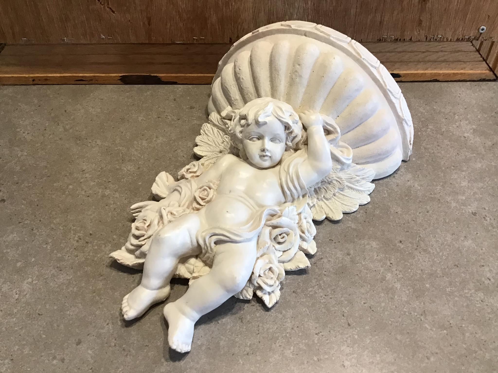 天使の彫刻付き壁掛けプランター 天使の壁掛けプランター：樹脂製植木鉢彫刻 - Etsy 日本
