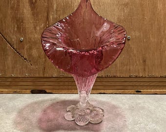 Jarrón de cristal artístico Rossi Cranberry vintage: Jack In The Pulpit, con base.