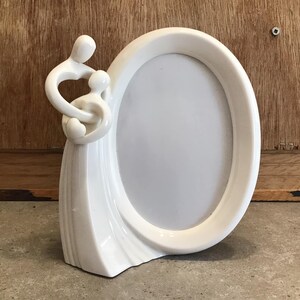 Vintage Kim Lawrence Ceramic Picture Frame: Mother & Child Circle of Love (4x6 Photo)