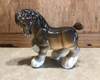 ヴィンテージ クリスタル 馬の置物、フロスト ベース、フランス製